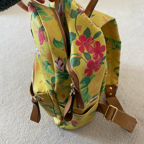 MCM paradiso med floral backpack - Picture 8 of 8